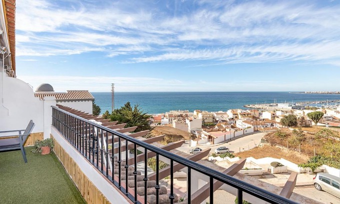 Caleta de Velez Apartment | Sunshine Balcony- La Caleta