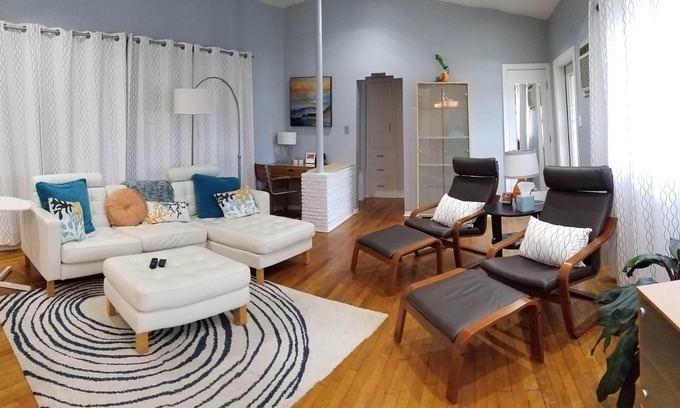 Crescent Heights House | 🌞Sunshine Cottage St Pete🌞-Home away from home!🏖️👙🩴