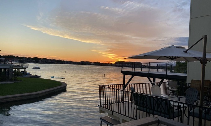 Horseshoe Bay House | Sunshine Daydreams, Horseshoe Bay-Amazing Sunsets!