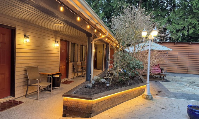 Gibsons Hotel | Sunshine Lodge