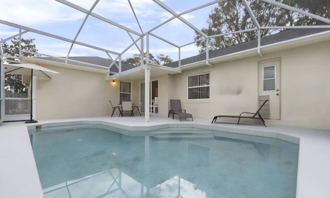Briargrove Villa | Sunshine Retreat: Villa W/Pool & close to Disney