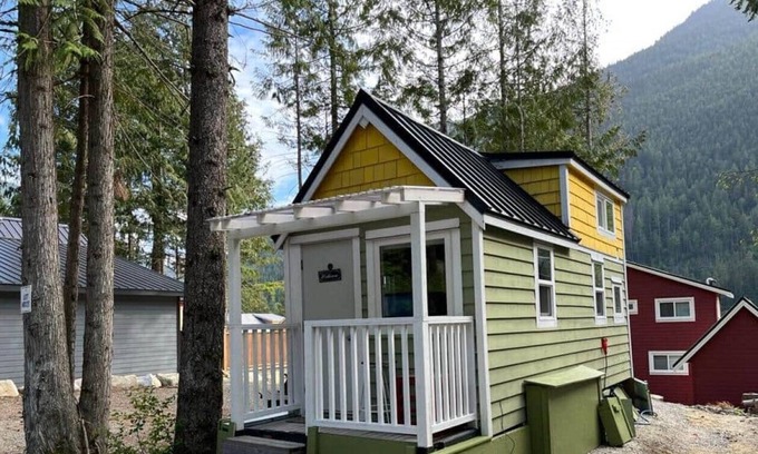 Chilliwack Proper Village West House | Sunshine Valley - Tiny Home