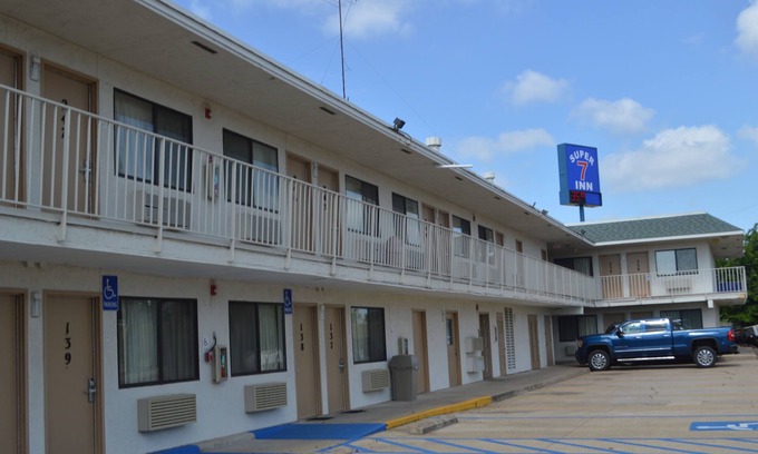 Bossier City Hotel | Super 7 Inn