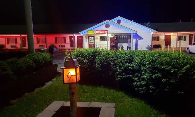 Sedalia Hotel | Super 7 Motel Sedalia