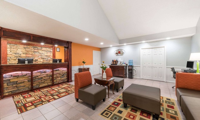 Alexander City Hotel | Super 8 by Wyndham Alexander City