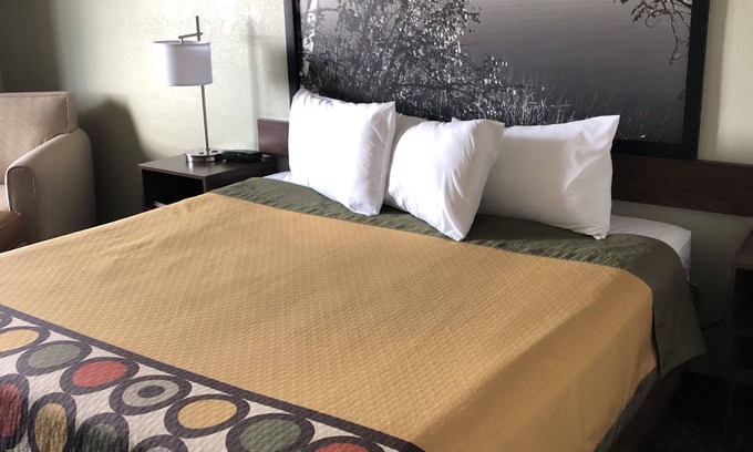 Alexandria Hotel | Super 8 by Wyndham Alexandria MN