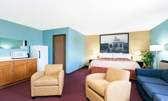 Bath Hotel | Super 8 by Wyndham Bath Hammondsport Area
