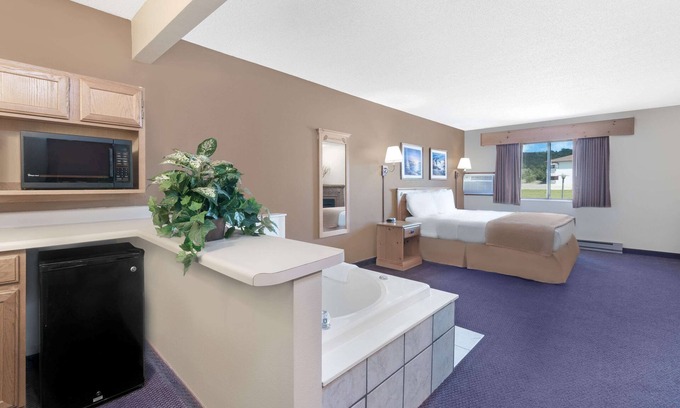 Chamberlain Hotel | Super 8 by Wyndham Chamberlain SD