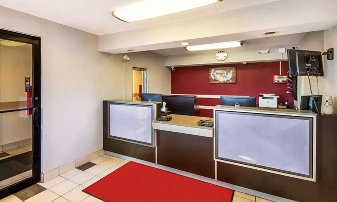 Tad Hotel | Super 8 by Wyndham Charleston WV
