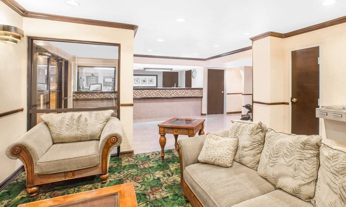 Central City Hotel | Super 8 by Wyndham Corpus Christi