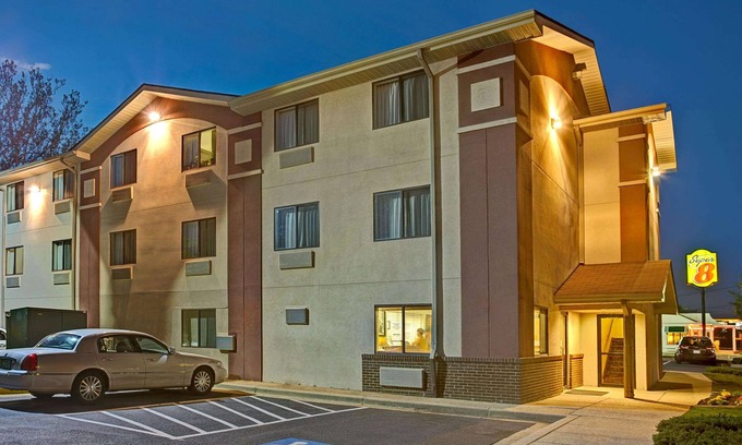 College Park Hotel | Super 8 by Wyndham College Park Wash DC Area