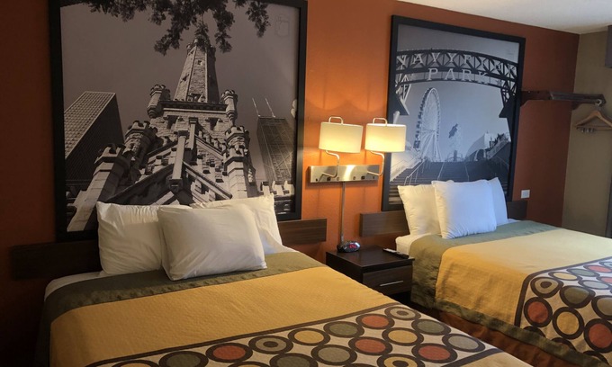 Crystal Lake Hotel | Super 8 by Wyndham Crystal Lake