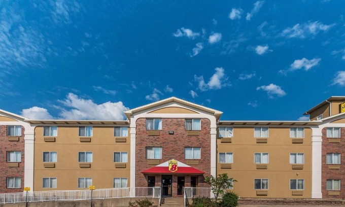 Denton Hotel | Super 8 by Wyndham Denton