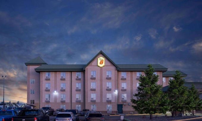 Leduc Hotel | Super 8 by Wyndham Edmonton International Airport