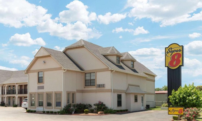 Enid Hotel | Super 8 by Wyndham Enid