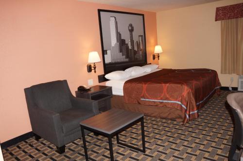 Farmers Branch Hotel | Super 8 by Wyndham Farmers Branch/North Dallas