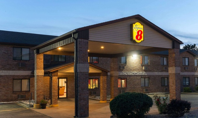 Farmington Hotel | Super 8 by Wyndham Farmington