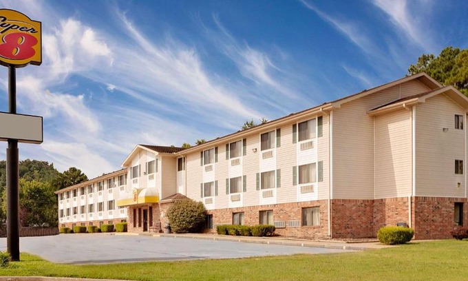 Fayetteville Hotel | Super 8 by Wyndham Fayetteville