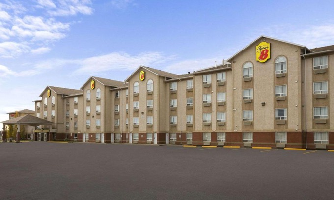 Fort Nelson Hotel | Super 8 by Wyndham Fort Nelson BC