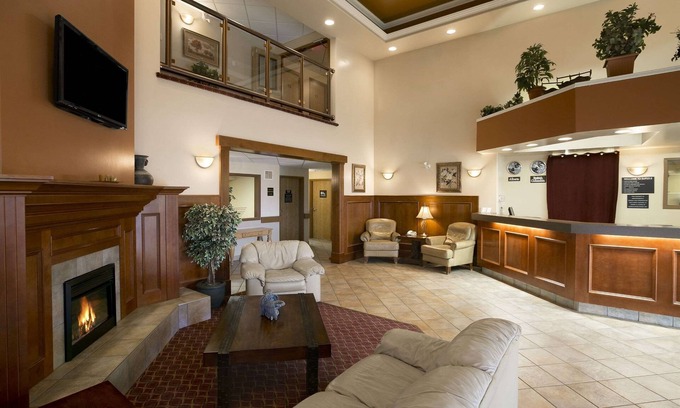 Fort Nelson Hotel | Super 8 by Wyndham Fort Nelson BC