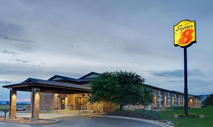 Fort Collins Hotel | Super 8 by Wyndham Fort Collins