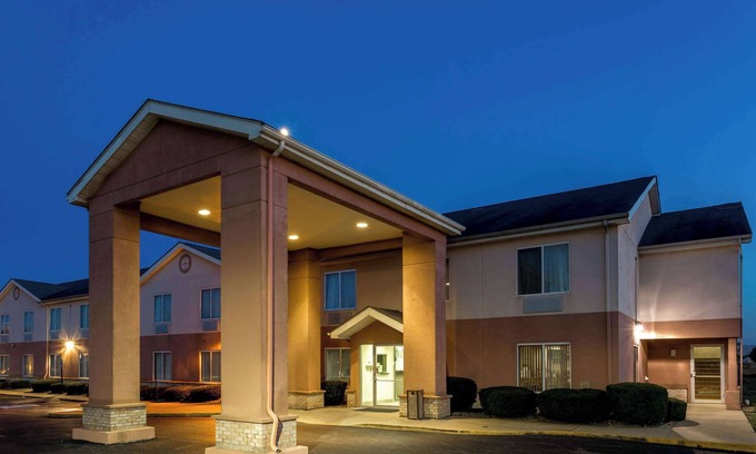 Frankfort Hotel | Super 8 by Wyndham Frankfort IN