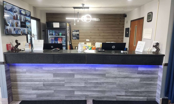 Galesburg Hotel | Super 8 by Wyndham Galesburg
