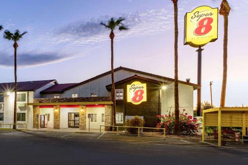 Goodyear Hotel | Super 8 by Wyndham Goodyear/Phoenix Area