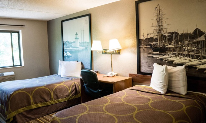 Conning Towers Nautilus Park Hotel | Super 8 by Wyndham Groton