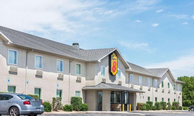 Hagerstown Hotel | Super 8 by Wyndham Hagerstown/Halfway Area