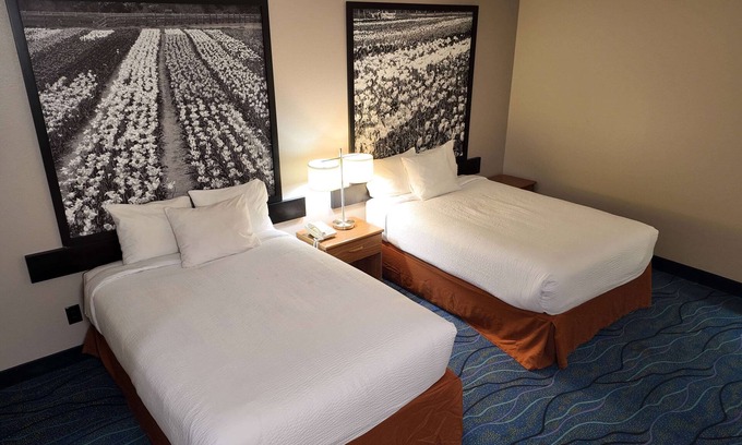 Hampshire Hotel | Super 8 by Wyndham Hampshire IL