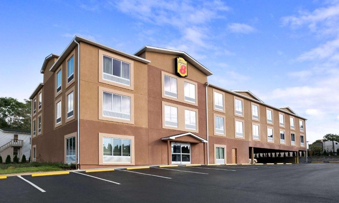 Hershey Hotel | Super 8 by Wyndham Hershey Chocolate Avenue