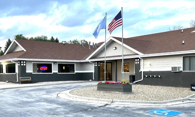 Hot Springs Hotel | Super 8 by Wyndham Hot Springs