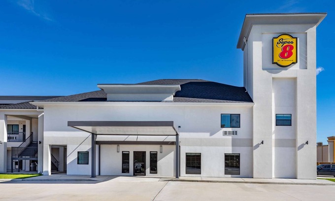 Barker Hotel | Super 8 by Wyndham Houston NW Beltway 8/West Rd