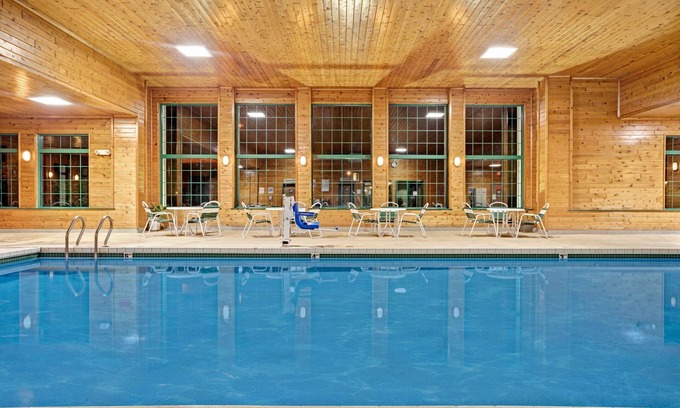 Hudson Hotel | Super 8 by Wyndham Hudson