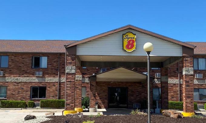 Independence Hotel | Super 8 by Wyndham Independence KS