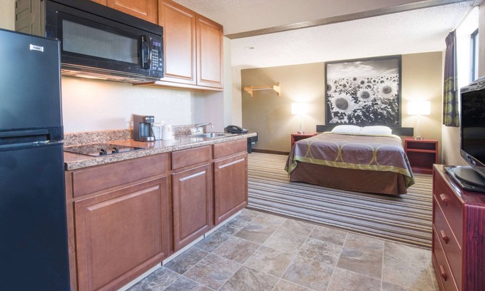 Jamestown Hotel | Super 8 by Wyndham Jamestown