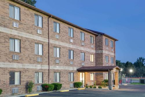 Kennett Hotel | Super 8 by Wyndham Kennett