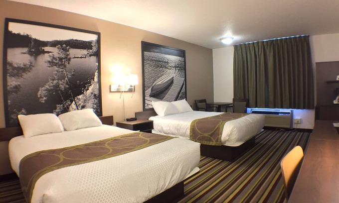 Kenora Hotel | Super 8 by Wyndham Kenora