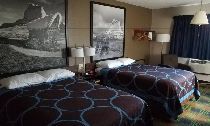 Keokuk Hotel | Super 8 by Wyndham Keokuk