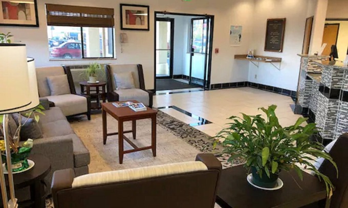 Altamont Hotel | Super 8 by Wyndham Klamath Falls
