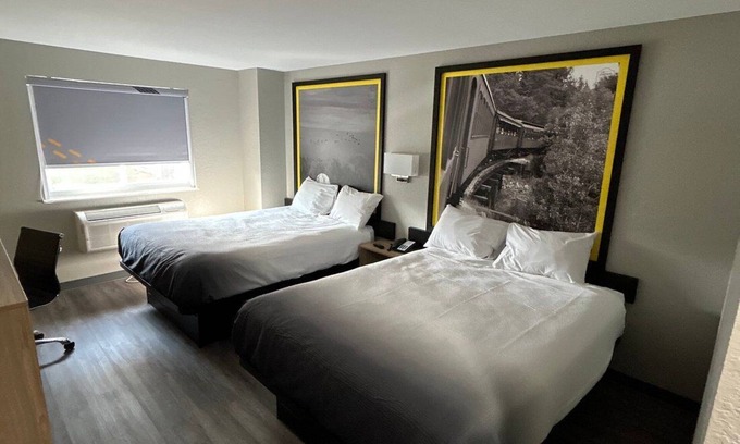 Lewiston Hotel | Super 8 by Wyndham Lewiston Auburn Area