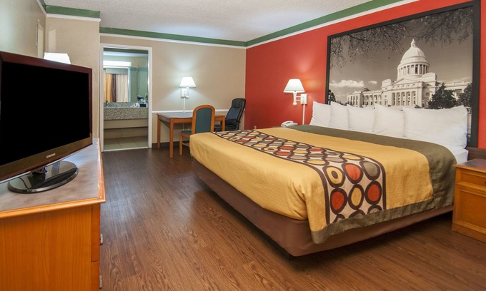 Little Rock Hotel | Super 8 by Wyndham Little Rock/Otter Creek