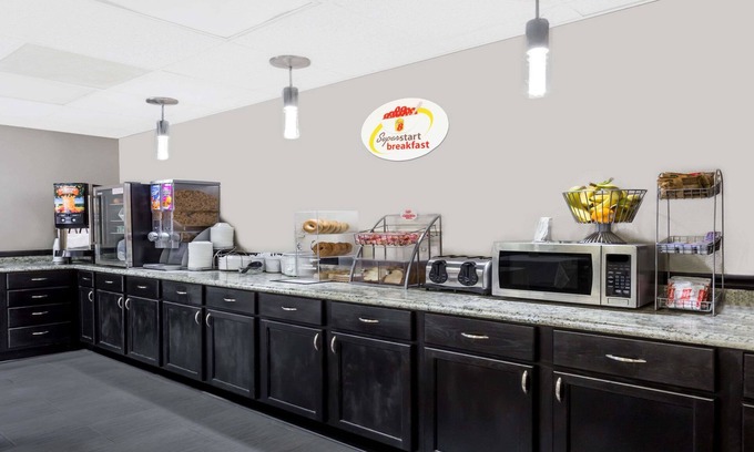 Logansport Hotel | Super 8 by Wyndham Logansport
