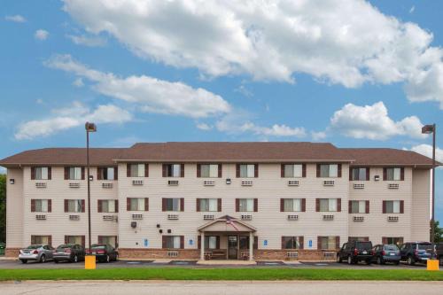 Mason City Hotel | Super 8 by Wyndham Mason City