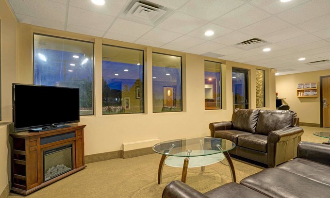Melrose Hotel | Super 8 by Wyndham Melrose