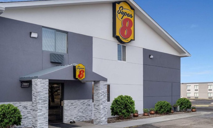 Merrillville Hotel | Super 8 by Wyndham Merrillville