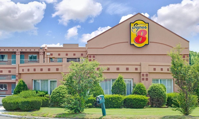 Milford Hotel | Super 8 by Wyndham Milford/New Haven