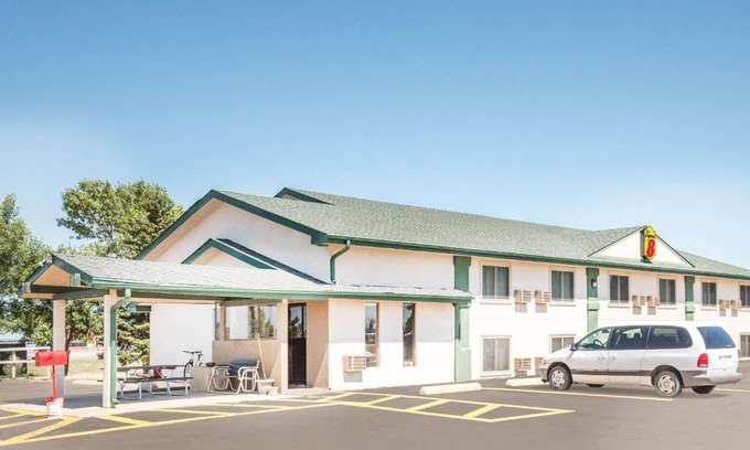 Miller Hotel | Super 8 by Wyndham Miller