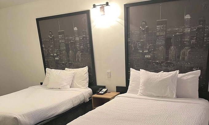 Saint Henri Hotel | Super 8 by Wyndham Montreal